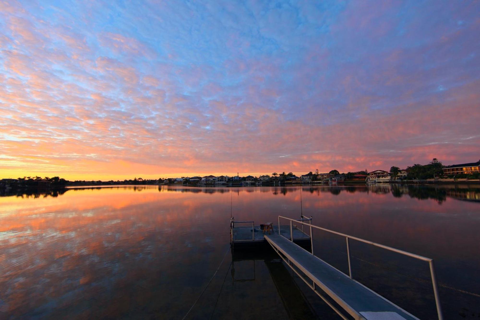 Mermaid Waters Duplex House * Gold Coast