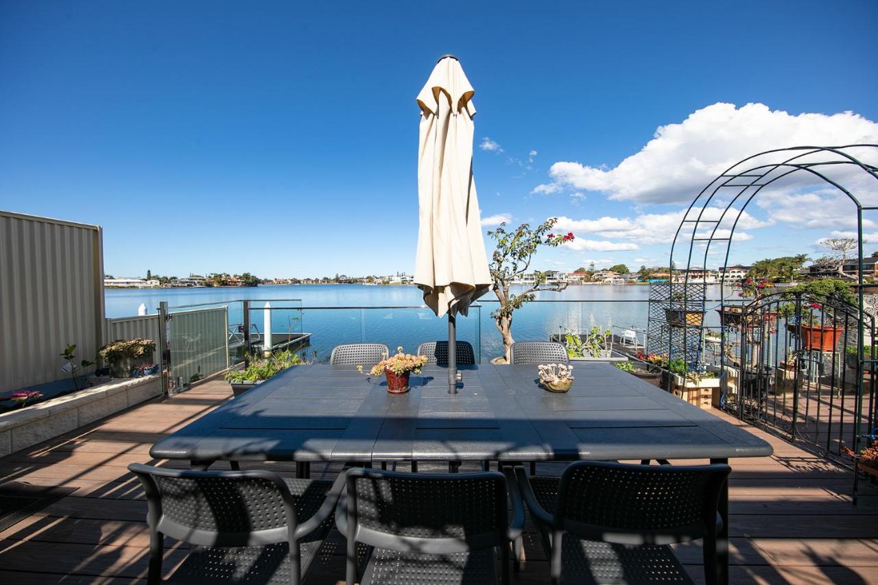 Mermaid Waters Duplex House * Gold Coast